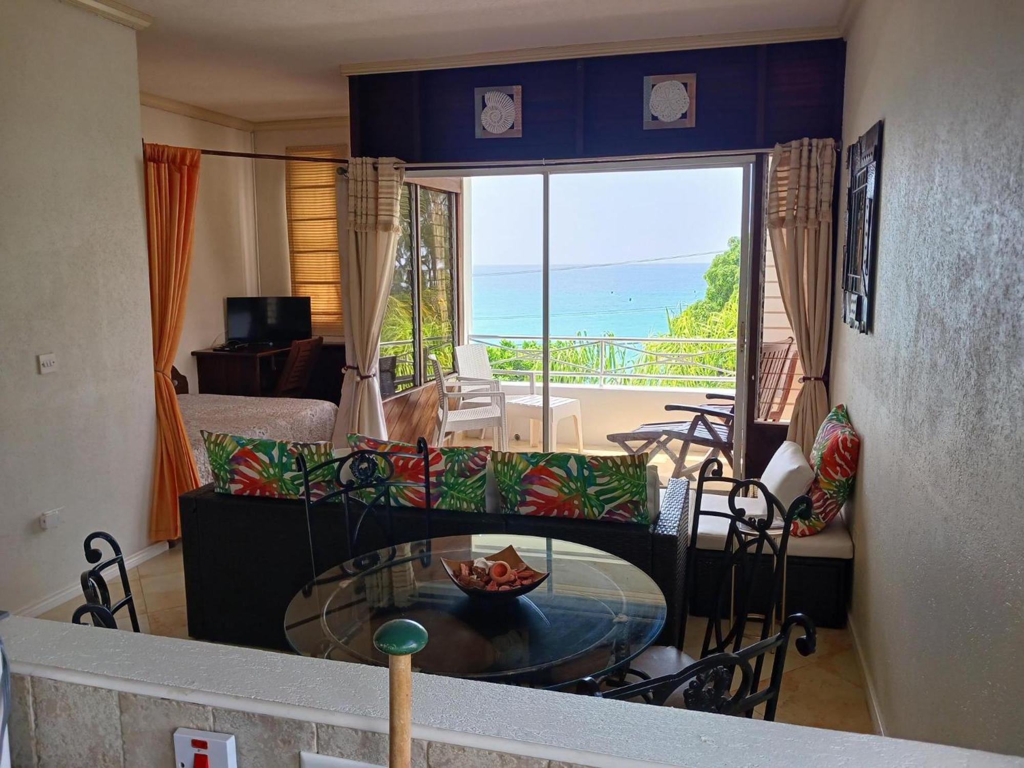 Coral Lane Beach Apartments Saint James Exterior foto